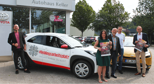 Autohaus Keller feiert 25-jähriges Toyota-Händlerjubiläum in Olpe und unterstützt Caritas Stiftung